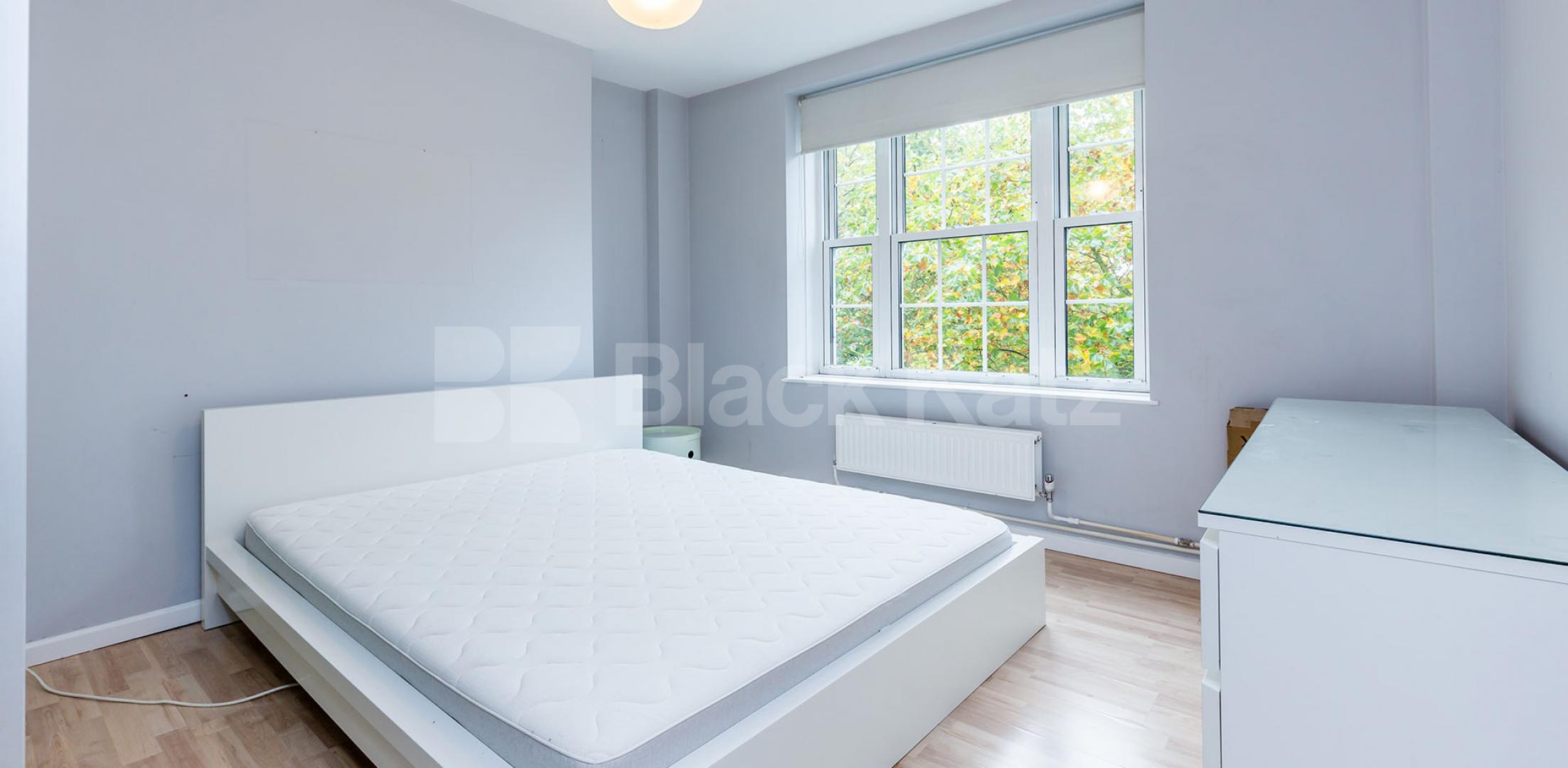 Spacious three bed with a modern kitchen and bathroom mins to tube and market Ferdinand Street, Camden / Regents Park